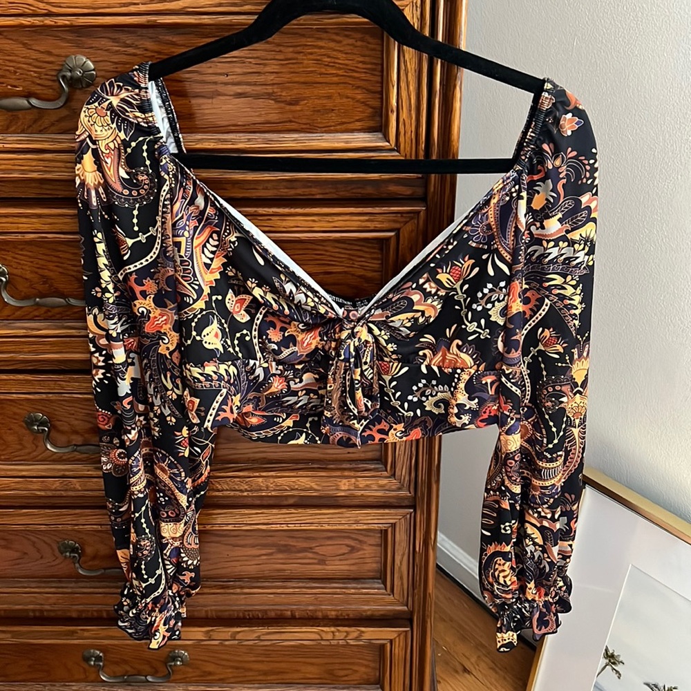 Adorable crop top pretty little thing